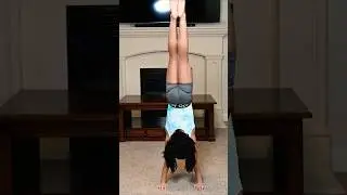 Master the Handstand! 💪 3 Essential Strength Exercises with Chloe