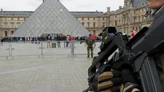 [Parody] Reenactment of the Machete Terror Attack at the Louvre