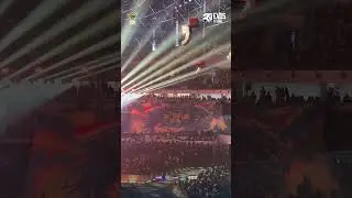 Persembahan Giant Flag dari EVOS FAMS dan EVOS Garis Keras untuk EVOS Divine