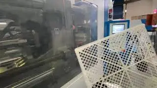 crate making injection molding machine