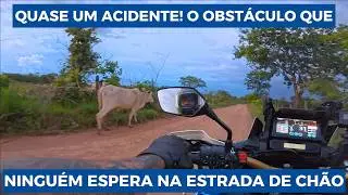 QUASE UM ACIDENTE! O Obstáculo que Ninguém Espera na Estrada de Terra