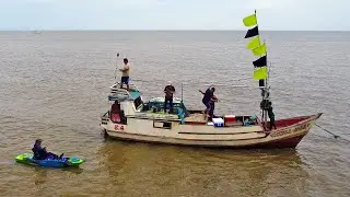 Pesca de barco em São Caetano de Odivelas - Pará