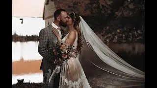 Eine Scheunenhochzeit zum Wohlf&uuml;hlen mit rustikalem Vintage-Boho Flair