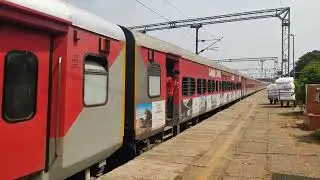 22114 KCVL - LTT Superfast Express at Udupi plus train announcement (4K)