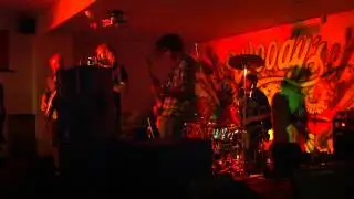 Fred Zeppelin, Communication breakdown live at woodys bar