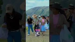 🎷Al comp&aacute;s de la orquesta la danza recorre por las calles Tradicional  Jatun Calle✅