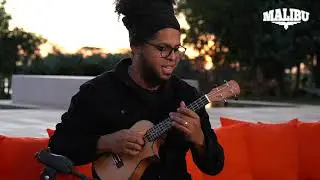 Tocando com Malibu: Bia no Cajon e Joan no Ukulele Malibu