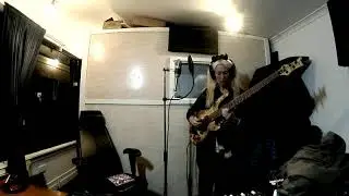 BASS/DRUMS HOME STUDIO JAM - DEAN EDGE SELECT BASS 5 - (QSC Touchmix 16)