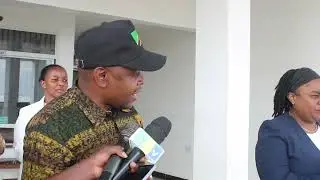 DC Itunda akabidhi pikipiki kwa machifu