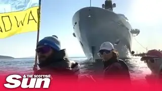 Ukrainian sailors block Roman Abramovich's superyacht from docking in Turkey