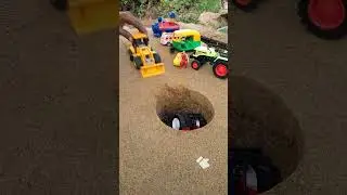 jcb and tractor pushing autorickshaw red car in to deep pit new vera videos #jcb #jcpbackhoe #jcp