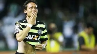 Com gol e choro de Keirrison, Coritiba 2 x 1 Cruzeiro   Brasileir&atilde;o 20 10 2013