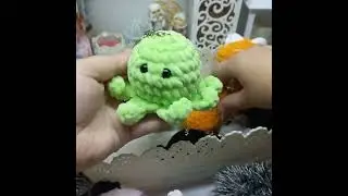 Обзор моих связанных игрушек. Плюшевые брелки . То что осталось, остальное раздарила .