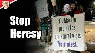 Молодые католики выступают против отца Джеймса Мартина &ndash; иезуита, поддерживающего ЛГБТ-сообщество.