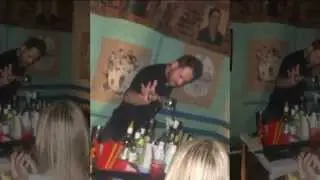 Bar Galerie Gar&aacute;ž, Barmansk&aacute; show Petra Hurty