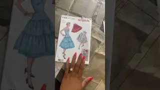 Sewing The Easiest Vintage Inspired Petticoat Sewing Pattern #vintage #sewing #shorts #simplicity