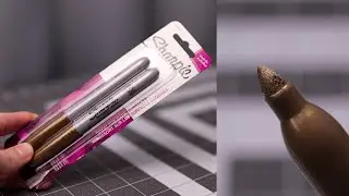 Fine tip Sharpie in gold metallic overview.