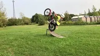 Moto Mini-flip/dirt bike backflip