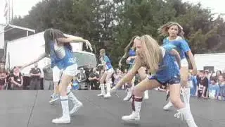 ICONic Girlz performing at the meet&greet!