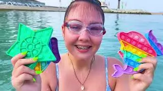 Ruby and Bonnie Pop It In The Sea Story