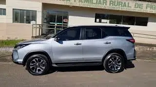TOYOTA SW4 DIAMOND 2023 0KM PRATA NÉVOA + TEST-DRIVE!!!