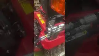 Hydraulic top link on a Massey Ferguson subcompact tractor
