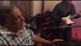 LOS CRISTALES.  BUSCARE OTRO QUERER. ENSAYO.