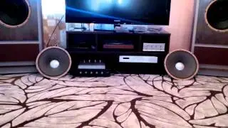JBL d130