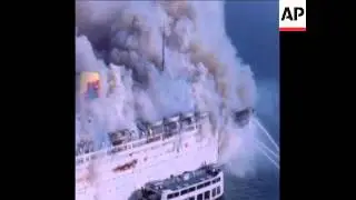 SYND 10-1-72  PASSENGERS LINER QUEEN ELIZABETH BURNS