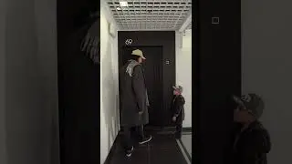 A daring prank by Keanu Reeves😲