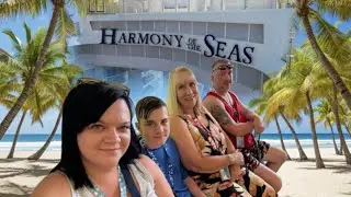 Harmony of the Seas Day 2 - Day at Sea - Duck Exchange - The Fine Line Aqua Show