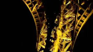 parigi torre eiffell in notturna