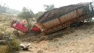 Tractor Trolley accident || Massey Ferguson Tractor pulling Trolley at Dangerous place