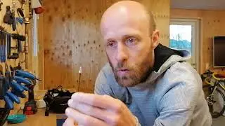 Hvad er en nippeln&oslash;gle og hvordan bruges den. Hjulbyg cykelhjul.