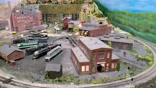Santa visits the Southeastern Railway Museum! We check out thier HO layout & some historical trains