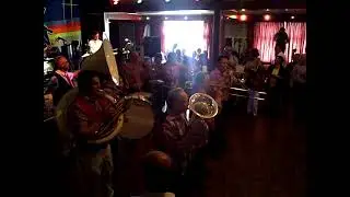 Dweilorkest Slut Norgus op bij Kermis 2013 oud-Zevenaar