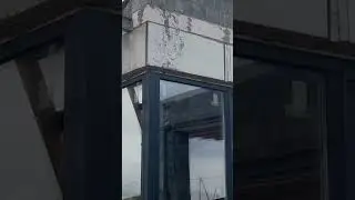 Угловое окно в частном доме.