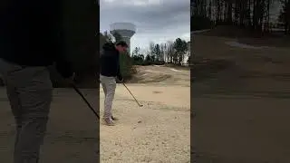 Stinger shot to the green #bunkerboys #golf #golfswing #stinger