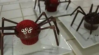 Spider Cupcakes - Quake N Bake