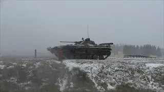 Стрельбы мотострелков ЗВО из орудий БМП-2 в Московской области