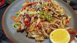 Vegan, Healthy & Gluten- Free Stir Fried Rice Noodles/ Rice Noodles Saltato Vegano Gustoso