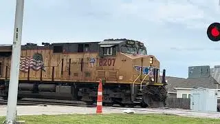 WB Union Pacific @ Prairie Creek  East Dallas / UP #8207 #6865  and #7079 in the rear 1/17/25