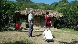 Kind old man gives abandoned house to single mother - new life in abandoned house 