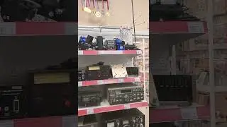 полные прилавки радио аппаратуры