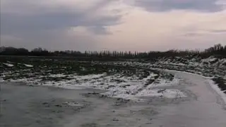 Snow Walk, Crunchy Snow and Cracking Ice ASMR