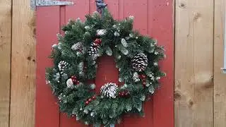 PRE LIT 24 FROSTED BERRY WREATH