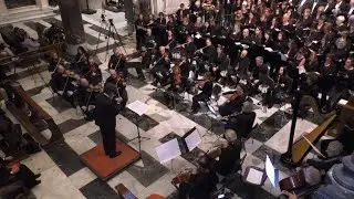 Presso la Cattedrale San Lorenzo di Genova l' Orchestra 