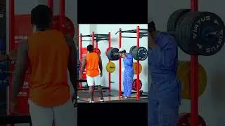 Cleaner balances heavy squats and phone time 💪📱