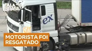 Caminhoneiro desmaia ao ser resgatado pelo GATE no Rodoanel