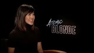 Julie Goes [Atomic] Blonde For A Day!